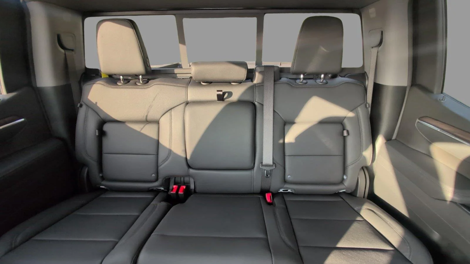 New 2026 Summit White GMC SLT image 32