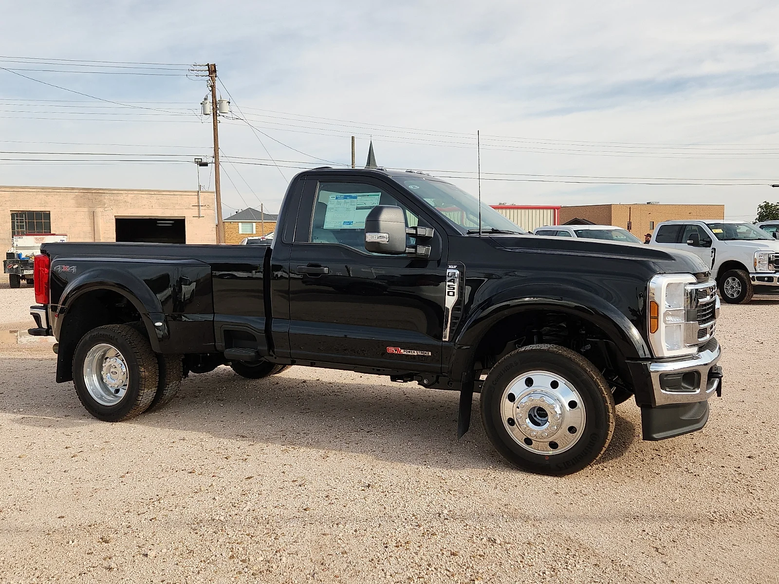 New 2027 Agate Black Metallic Ford XLT image 8