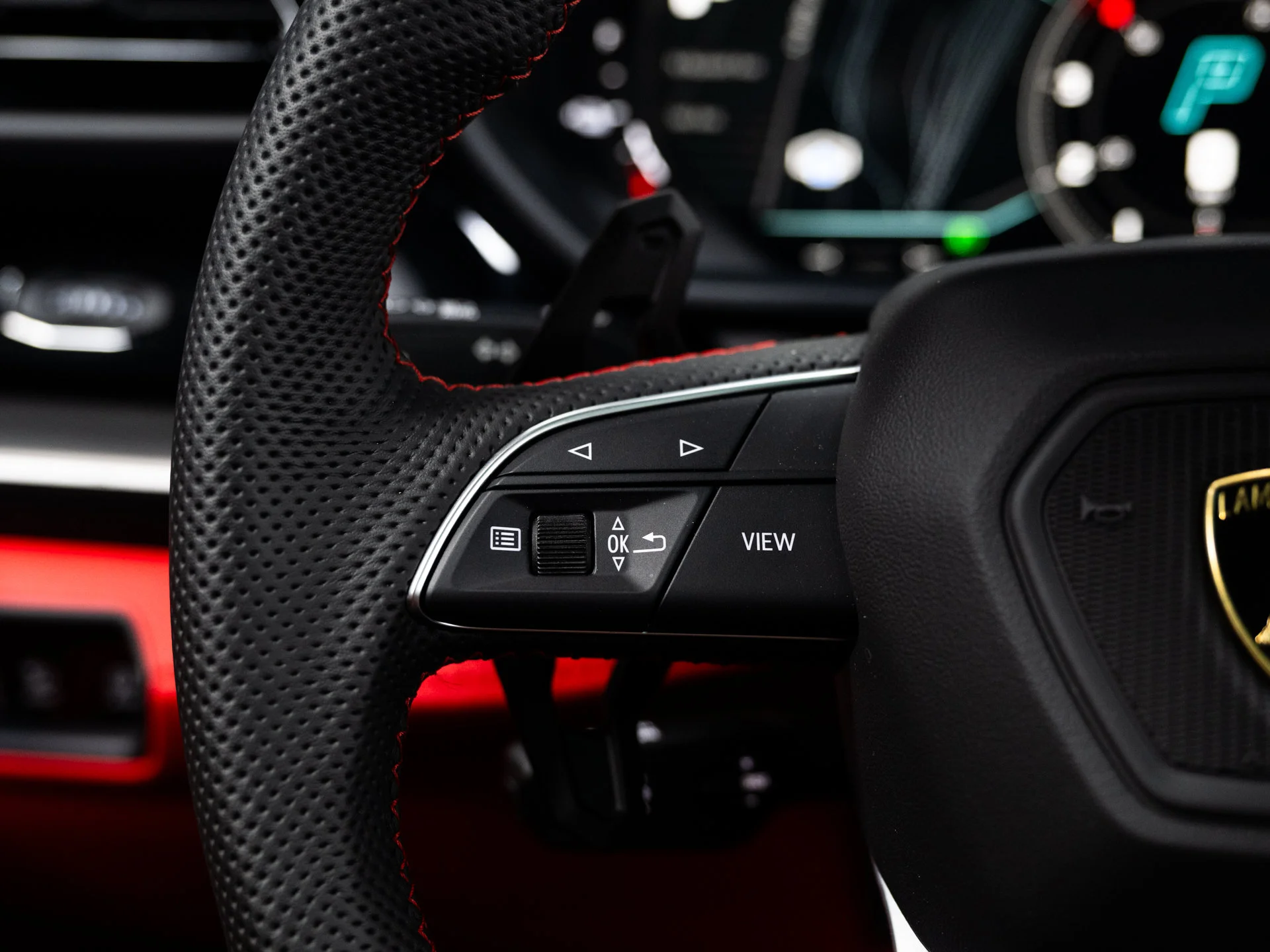 Used 2025  Lamborghini SE image 77