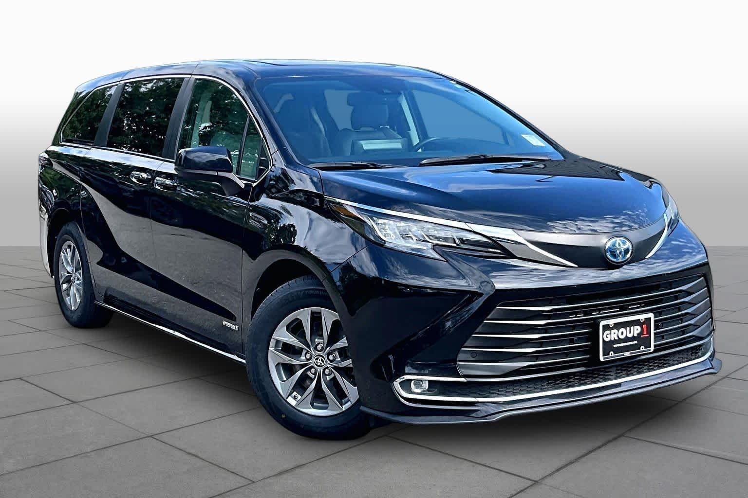 Used 2021 Midnight Black Metallic Toyota XLE image 3