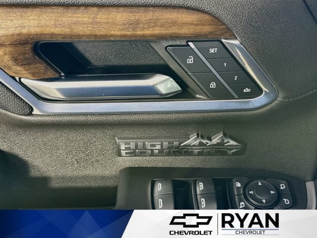 Used 2023 BLACK Chevrolet High Country image 17