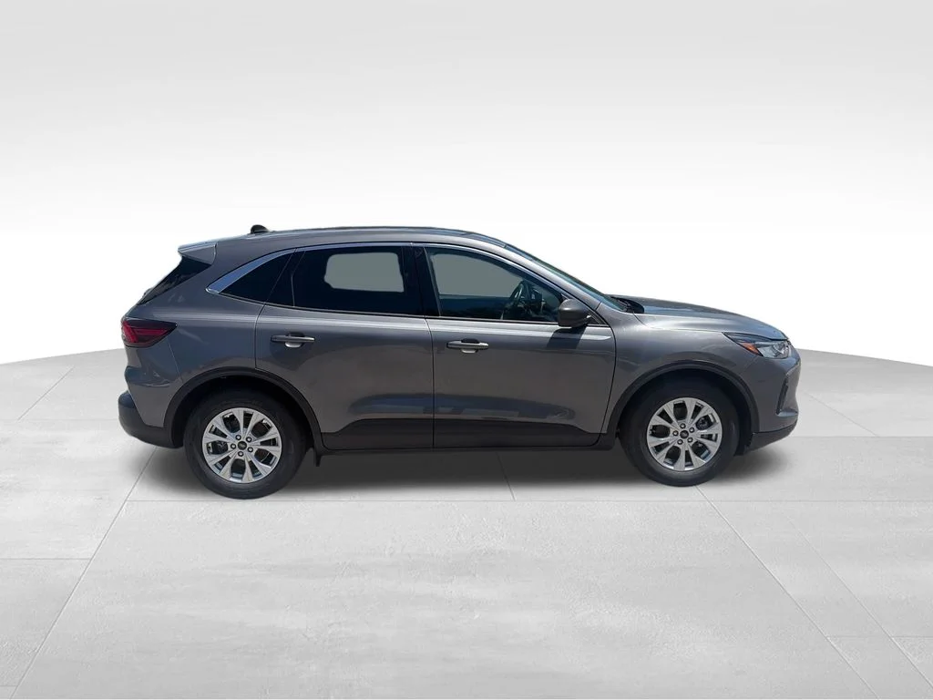 Used 2023 Gray Ford Active image 7