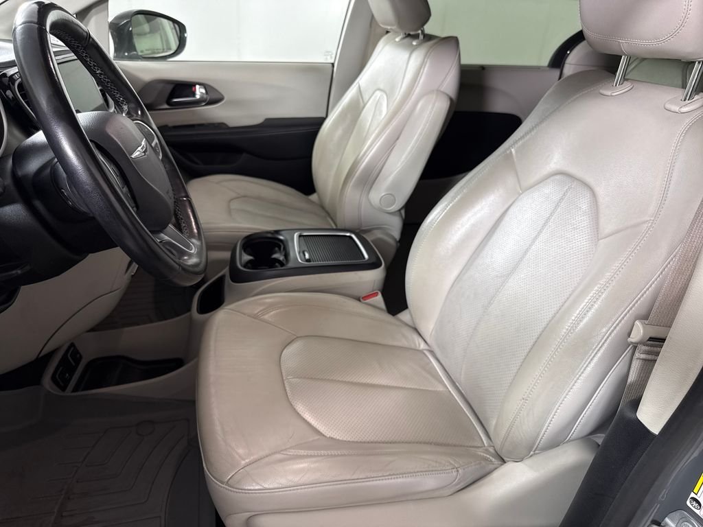 2021 Chrysler Pacifica Touring L - Photo 11