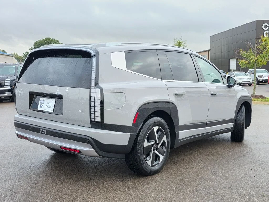 New 2026 Cyber Gray Hyundai SE image 8