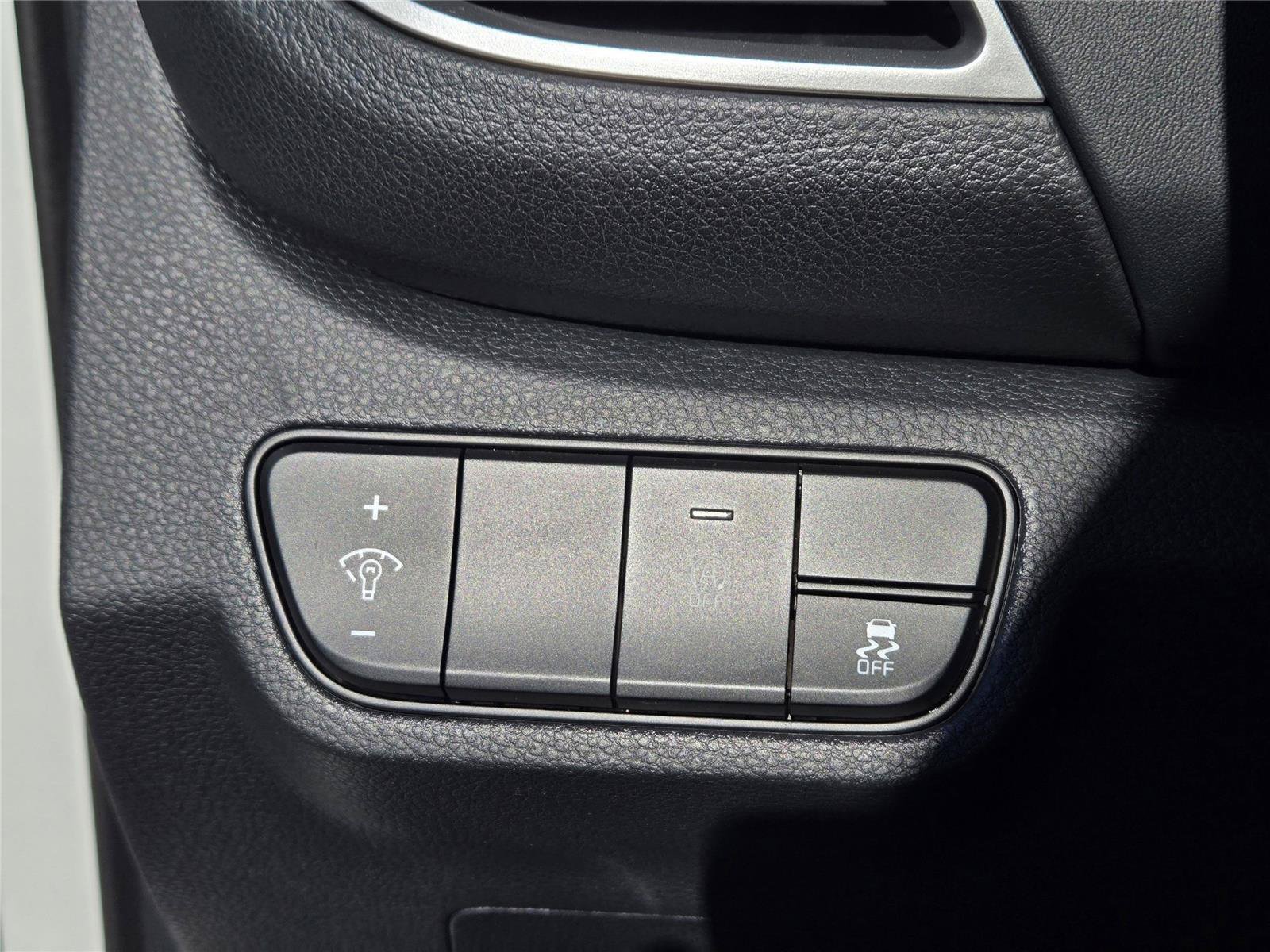 New 2026 Snow White Pearl Kia EX image 22