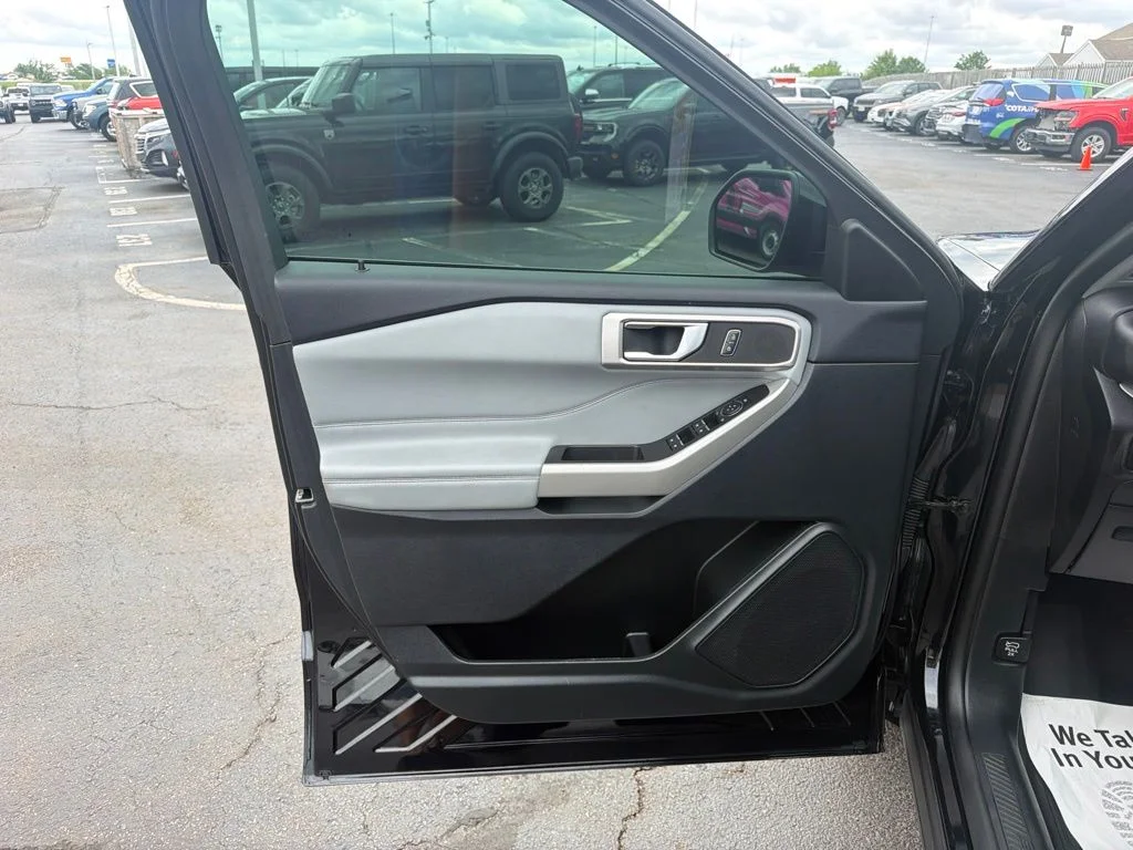 Used 2023 Black Ford XLT image 19