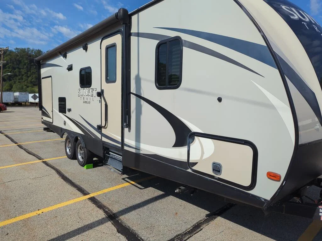 Used 2018  Cross Roads 254RB image 2