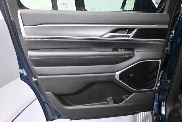 New 2026 Fathom Blue Pearl-Coat Exterior Paint Jeep Limited Altitude image 26