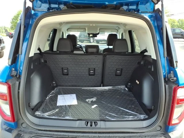 New 2026 Velocity Blue Metallic Ford Outer Banks image 30