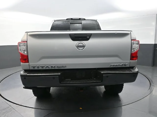 Used 2018 Silver Nissan PRO-4X image 7