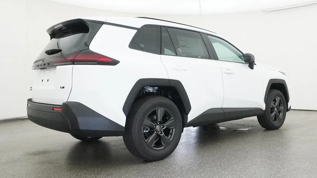 New 2026 Ice Cap Toyota LE image 17