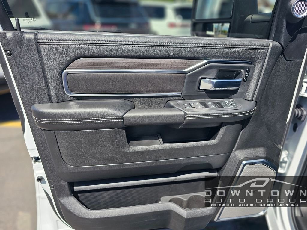 New 2026 Bright White Clear-Coat Exterior Paint RAM Laramie image 18