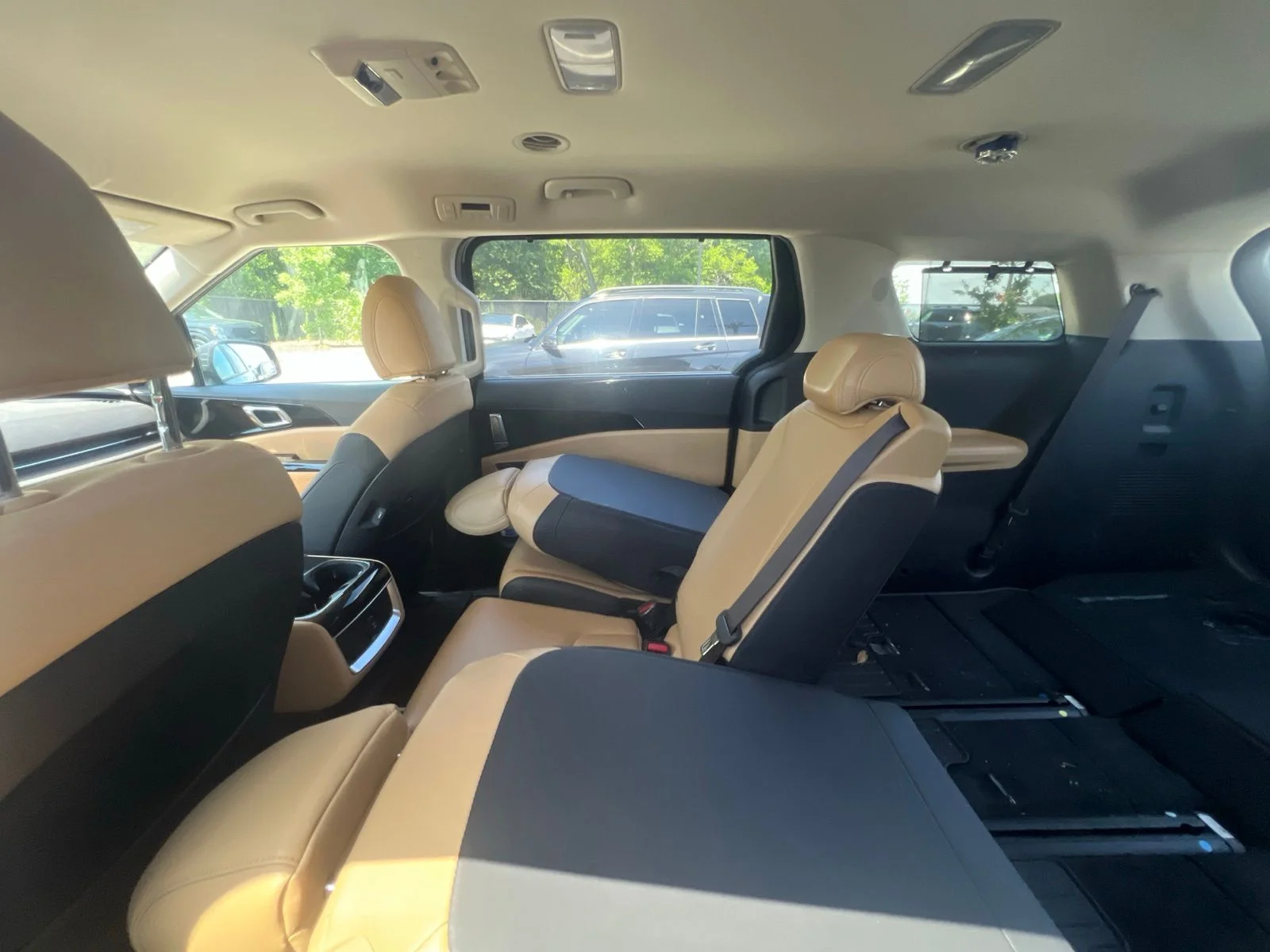 Used 2024 Gray Kia EX image 5