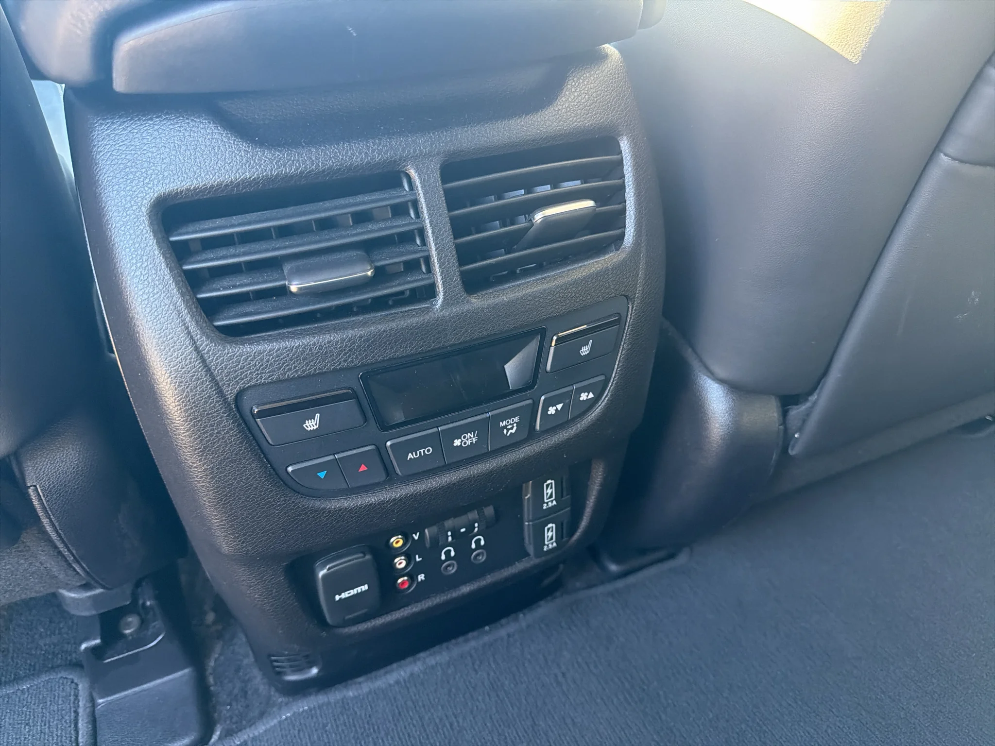 Used 2018 Modern Steel Metallic Acura w/Advance/Entertainment Pkg image 12
