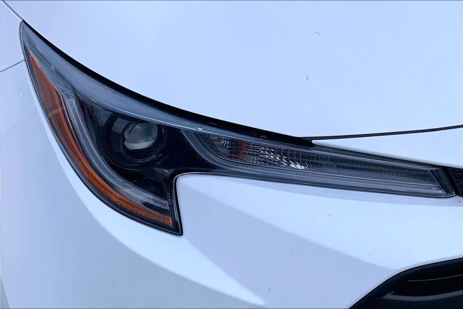Used 2024 Ice Cap Toyota LE image 24