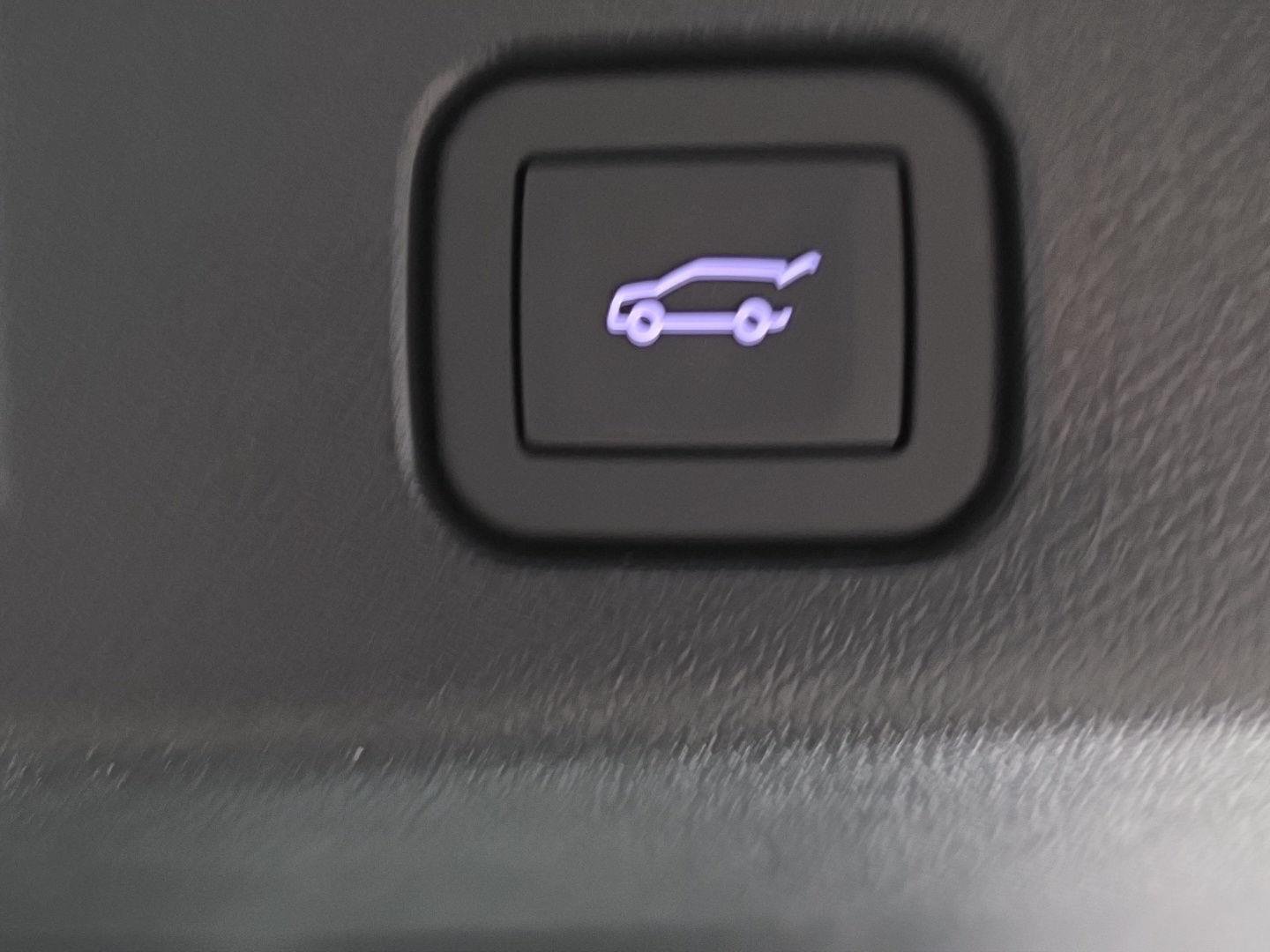 Used 2026 Ebony Twilight Metallic Buick Avenir image 4