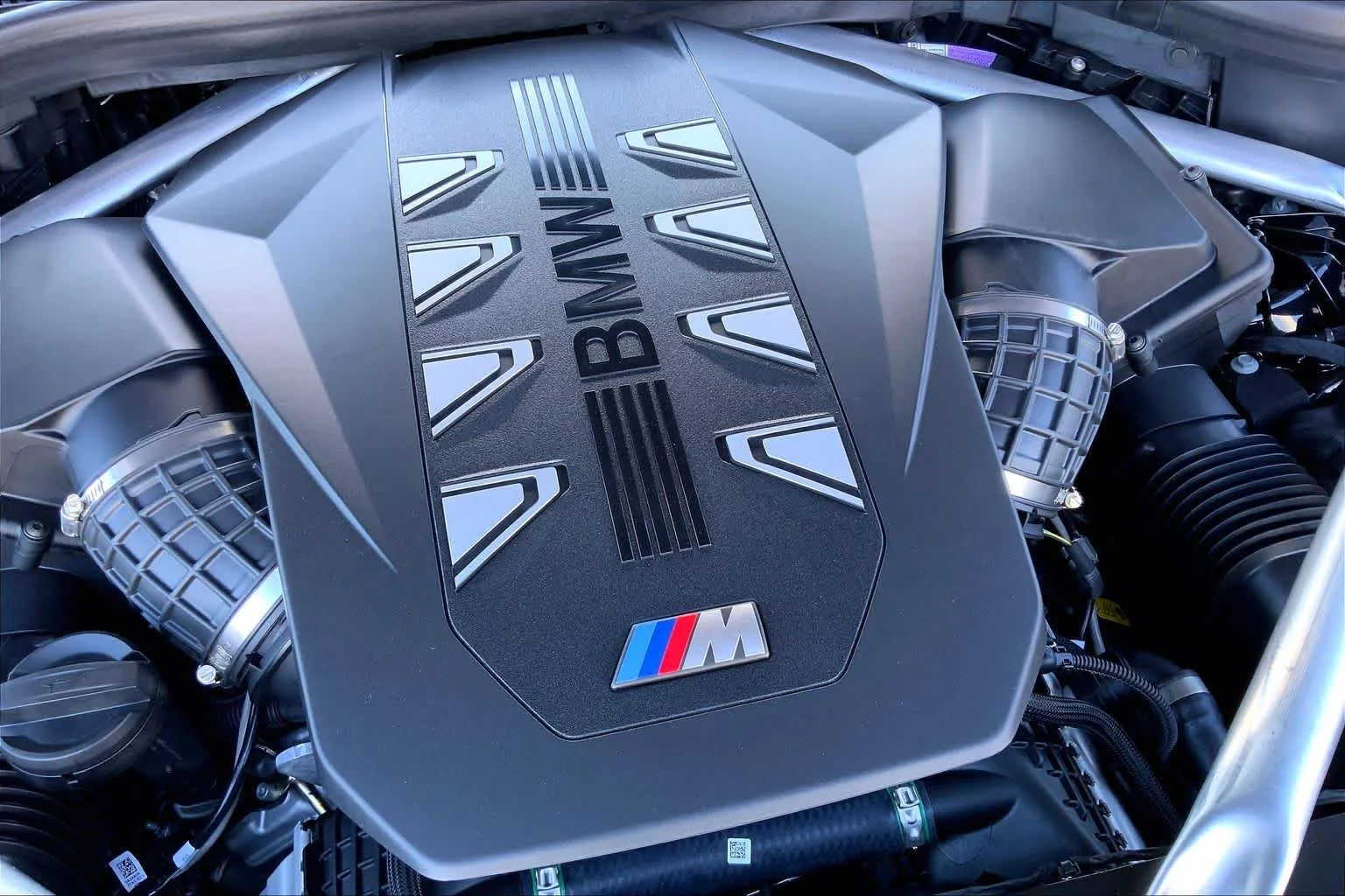 New 2026 Black Sapphire Metallic BMW M60i image 17