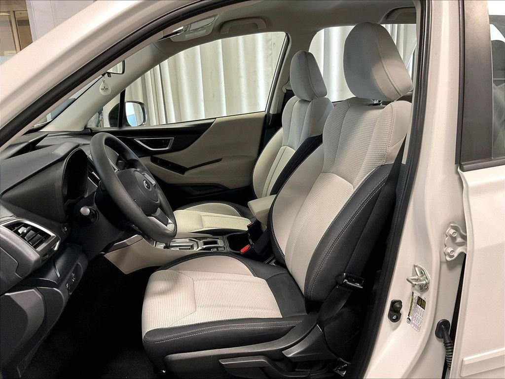Used 2023 White Subaru Base image 10