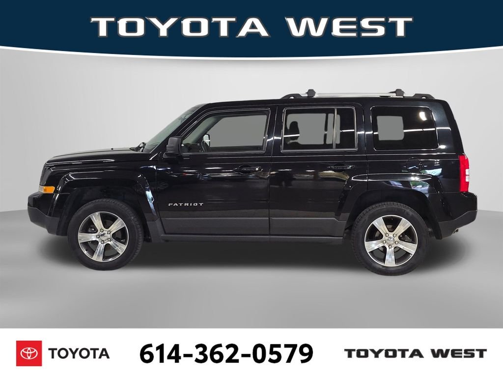 Used 2016 Black Jeep Latitude image 10