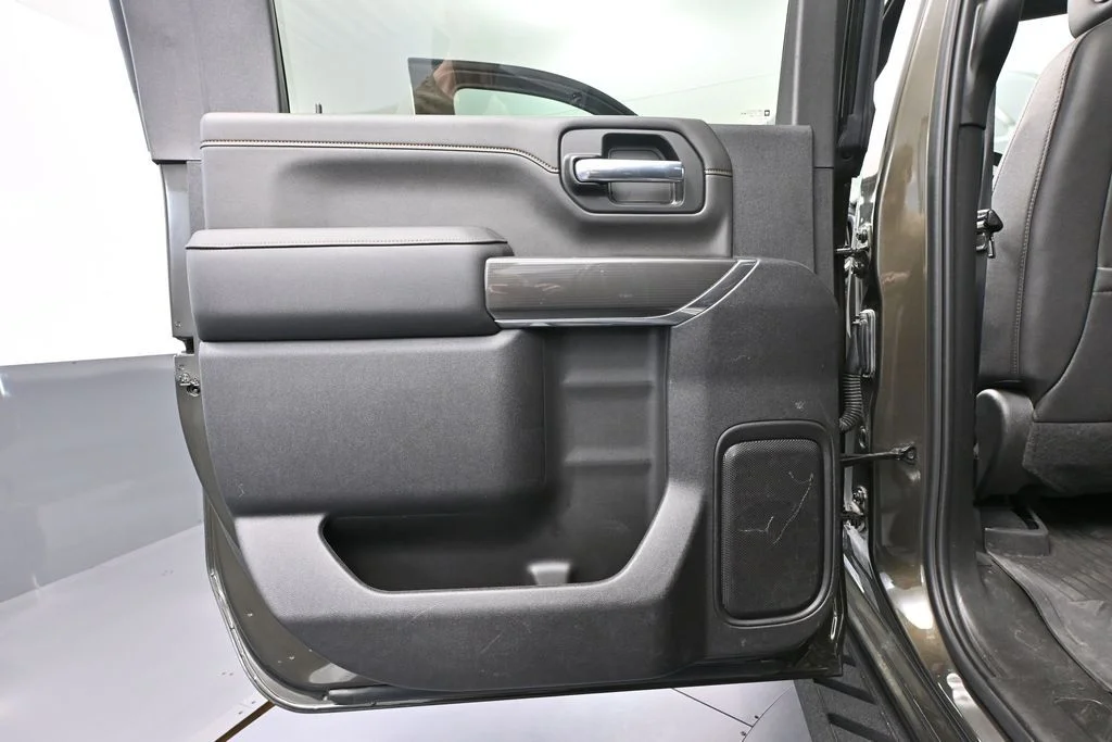 Used 2022 Green GMC AT4 image 44