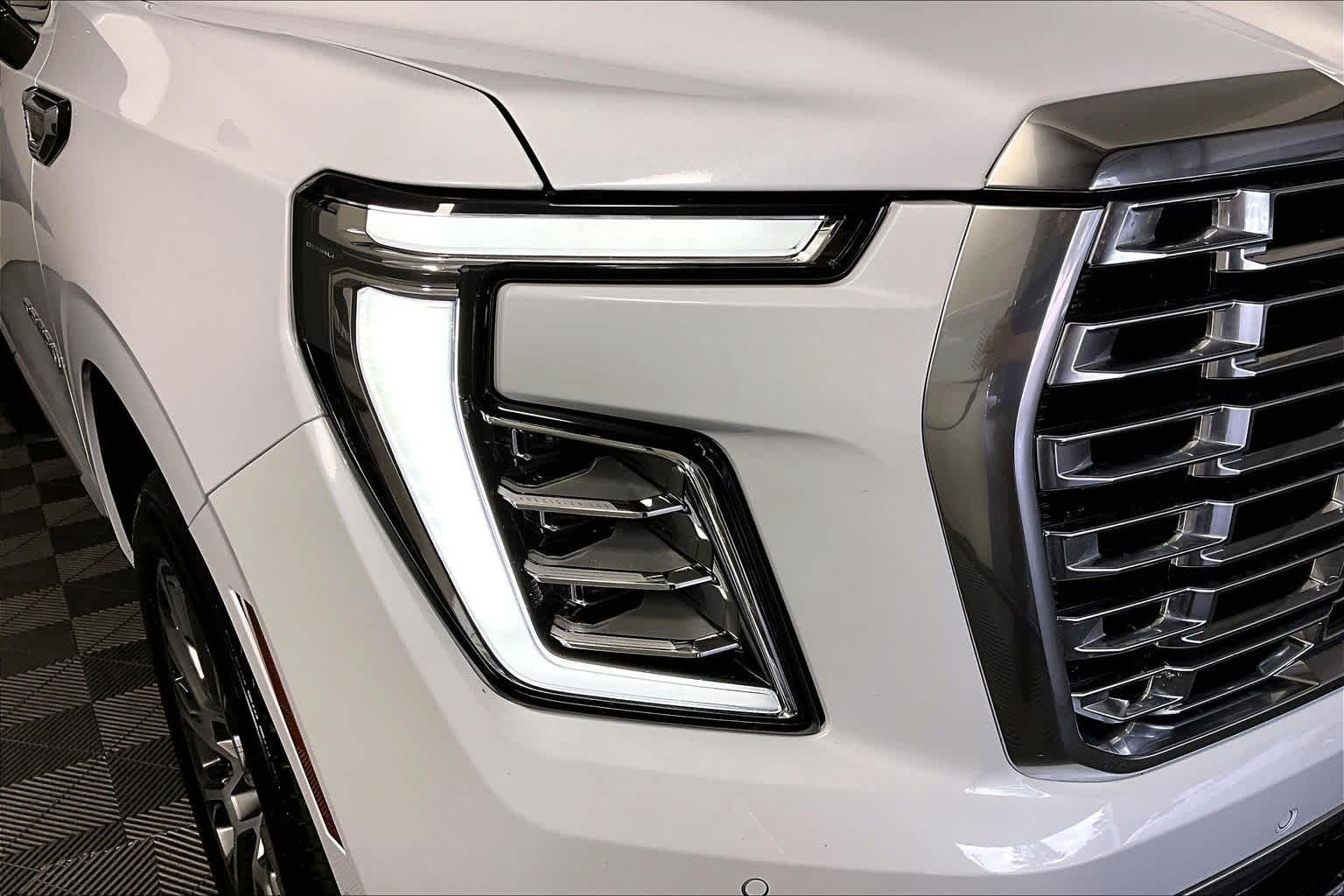 Certified Used 2026 Glacier White Tricoat GMC Denali image 28