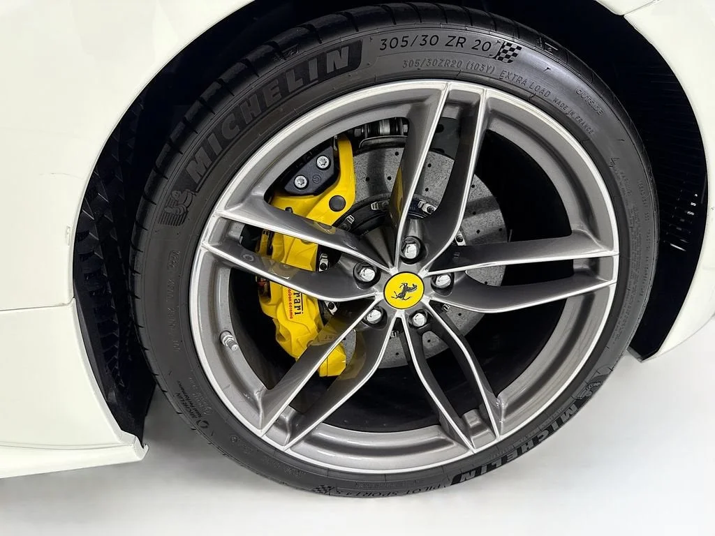 Used 2018 Bianco Avus Ferrari  image 34