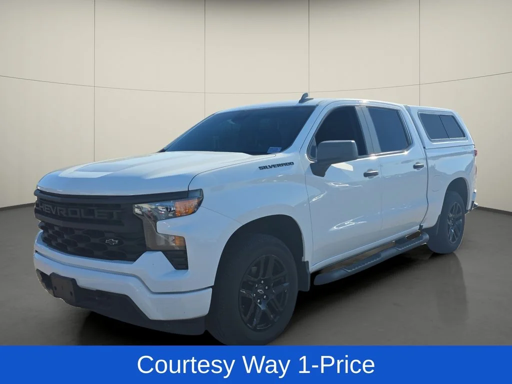 Used 2023 White Chevrolet Custom image 4