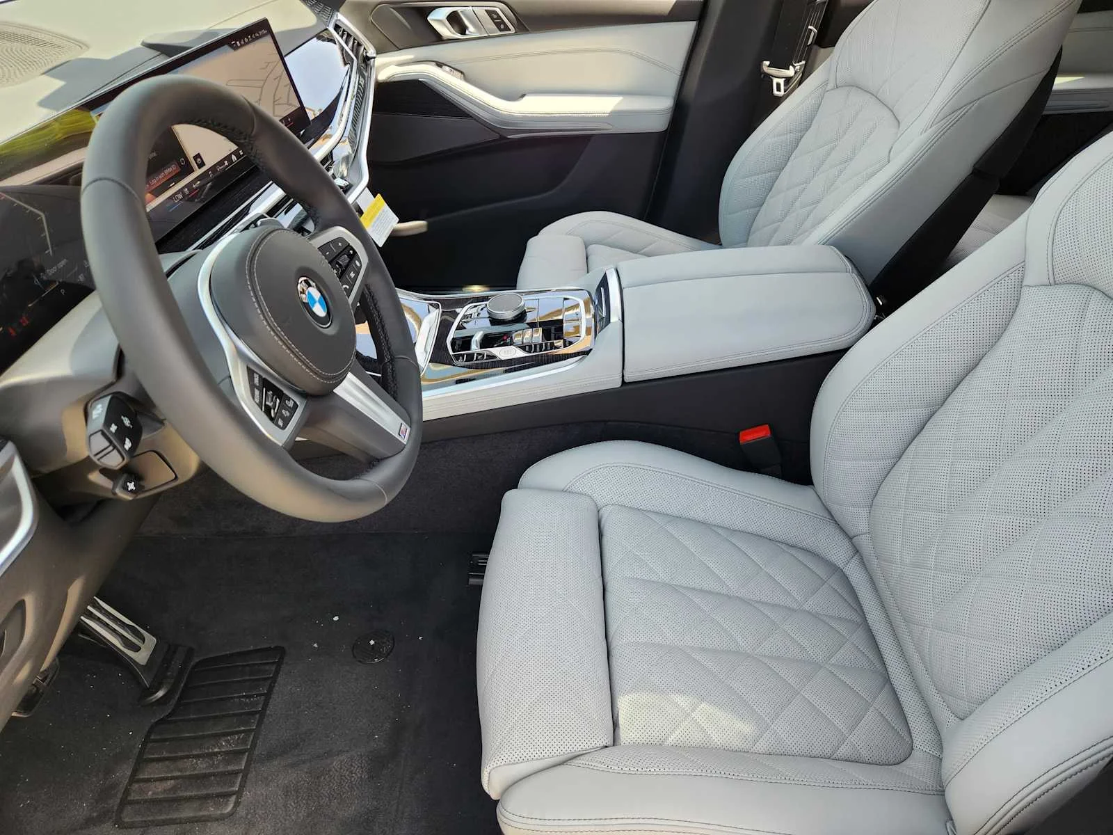 Used 2026 Brooklyn Grey Metallic BMW xDrive40i image 4