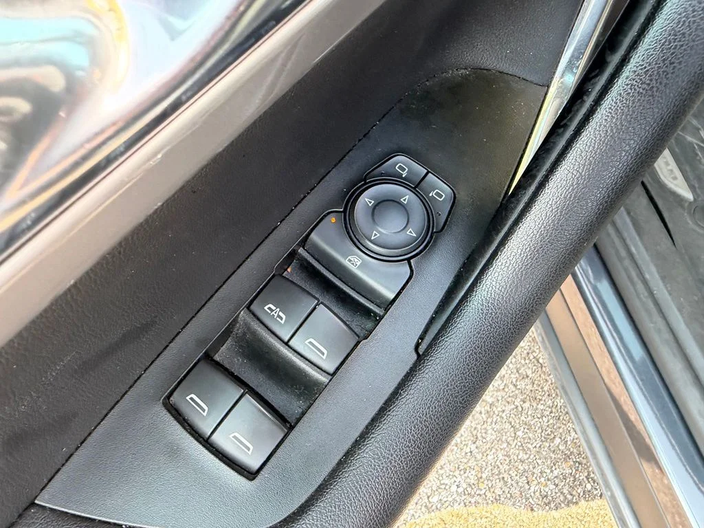 Used 2022 Gray Chevrolet LT image 23