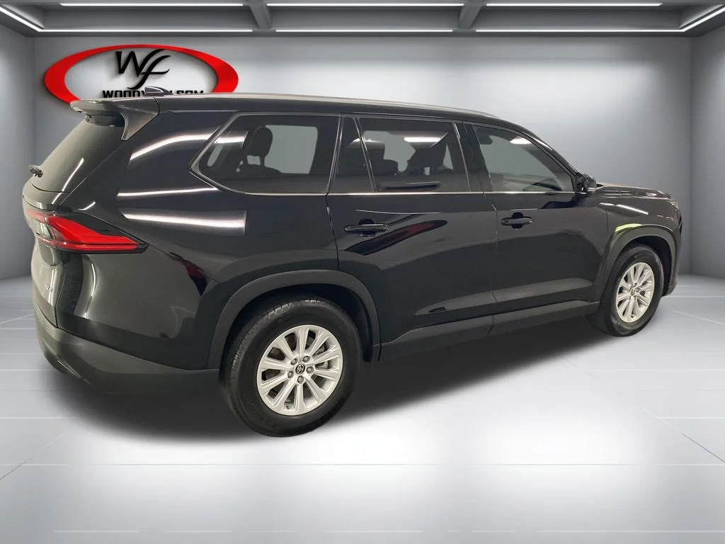 Used 2024 Black Toyota XLE image 6