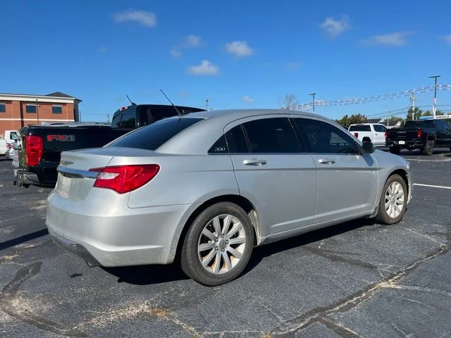 Used 2011 Silver Chrysler Touring image 3