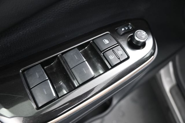 Used 2025  Toyota XLE image 12