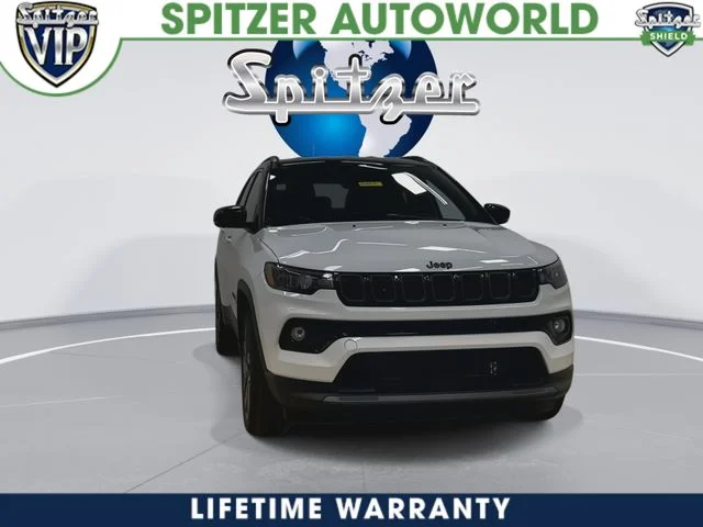 New 2026 Bright White Clear-Coat Exterior Paint Jeep Limited image 6