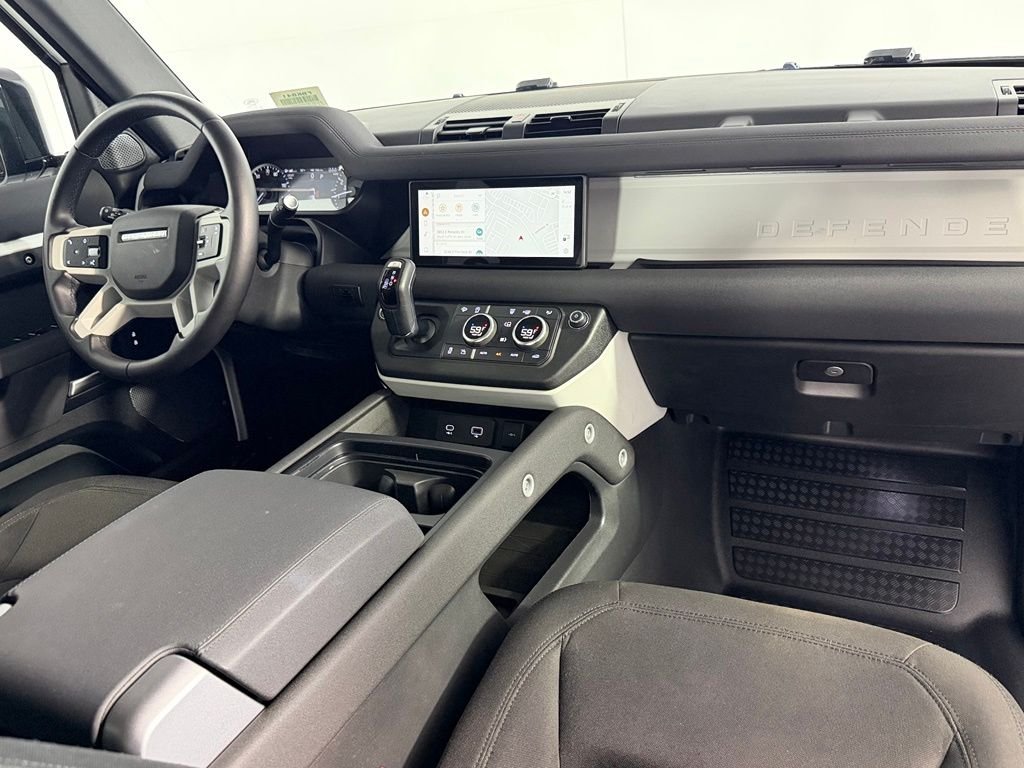 Used 2023 Fuji White Land Rover Standard image 13