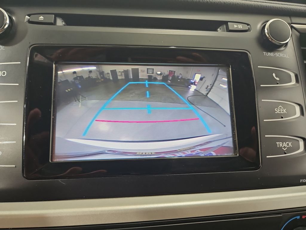 Used 2014 White Toyota LE image 20