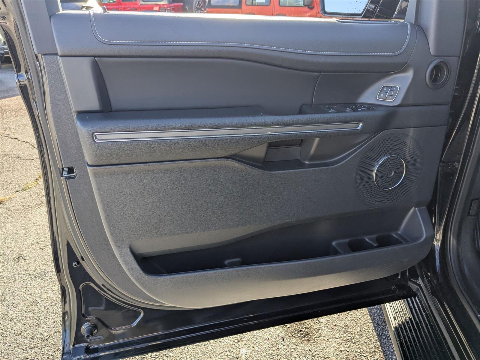 Used 2024 Agate Black Metallic Ford XLT image 11