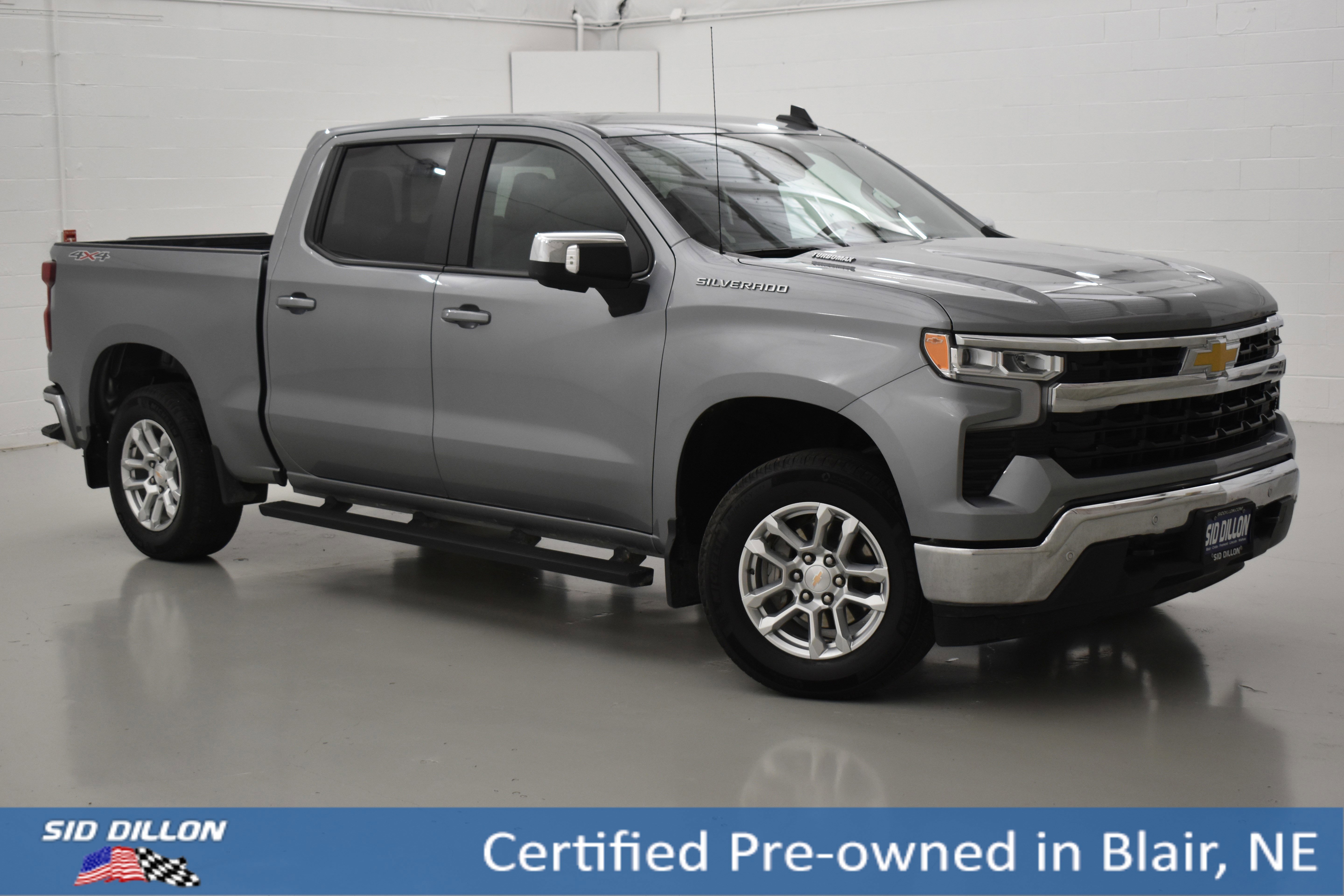 Used 2025 Sterling Gray Metallic Chevrolet LT image 12