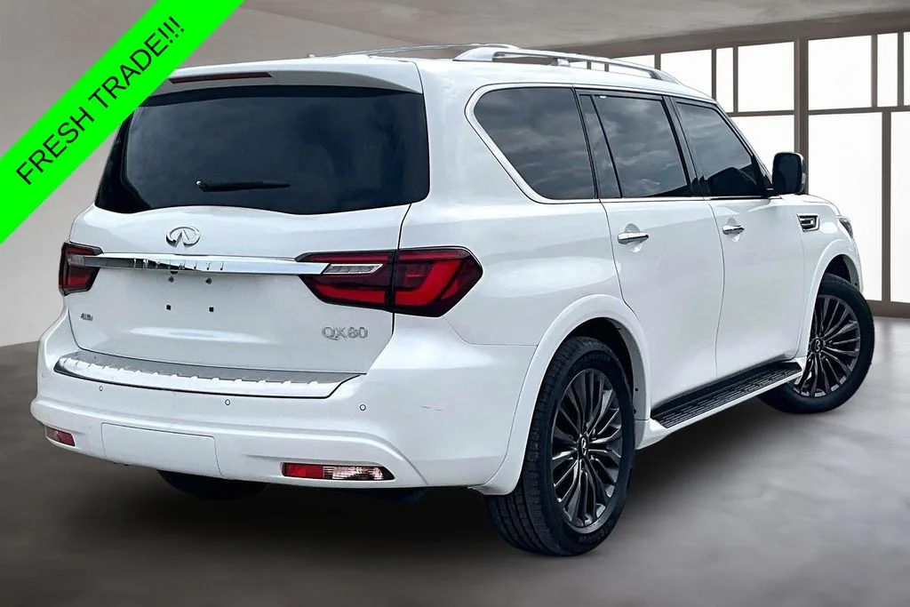 Used 2024 White INFINITI Sensory image 6