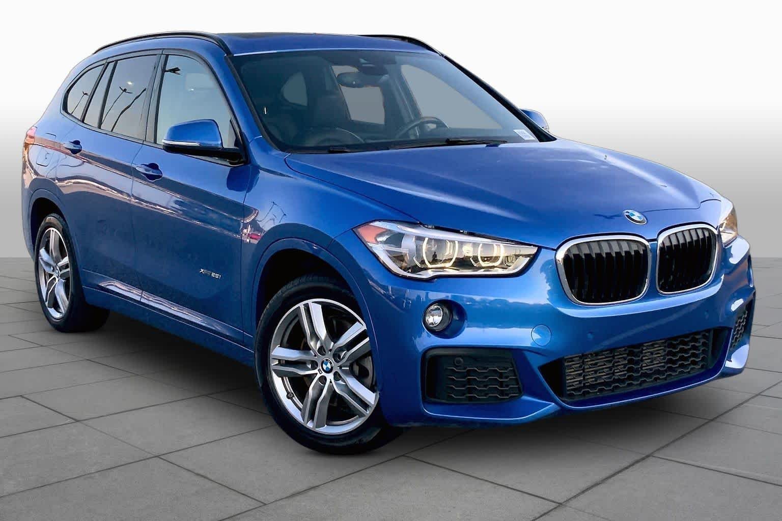 Used 2018 Estoril Blue Metallic BMW xDrive28i image 3