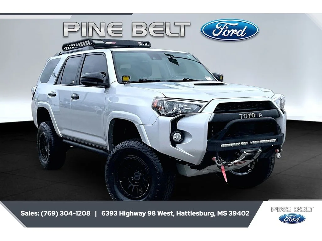 2020 Toyota 4Runner Off-Road 4WD V6's photo