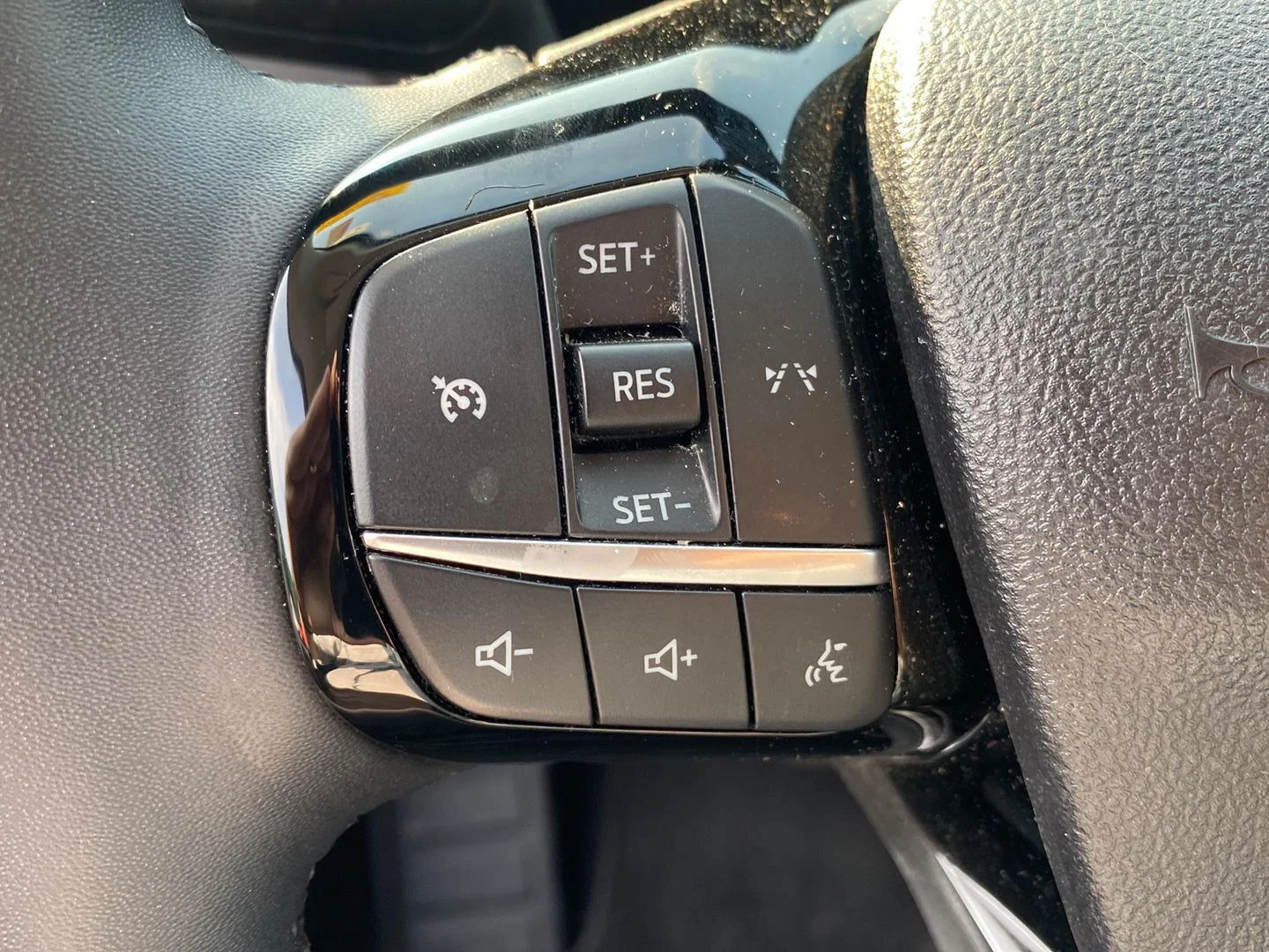 Used 2023 Carbonized Gray Ford Active image 18