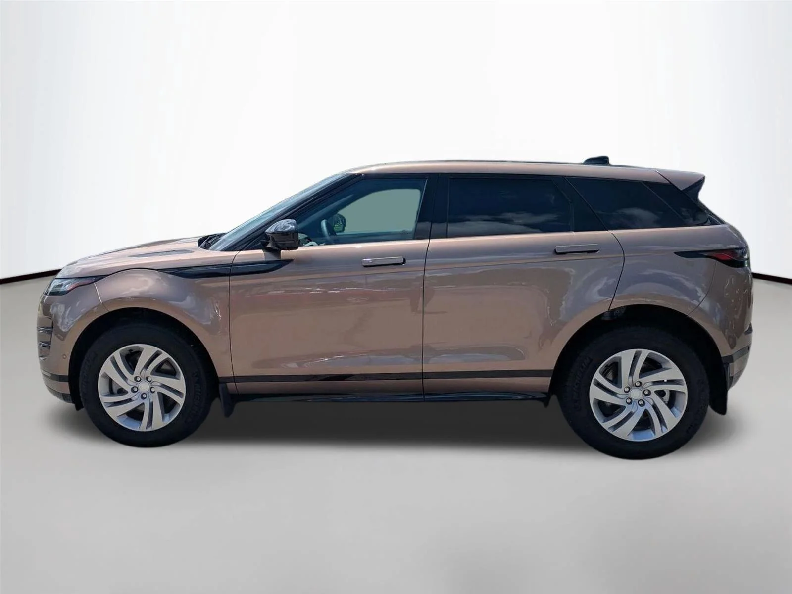 Used 2026 Corinthian Bronze Metallic Land Rover Dynamic SE image 8