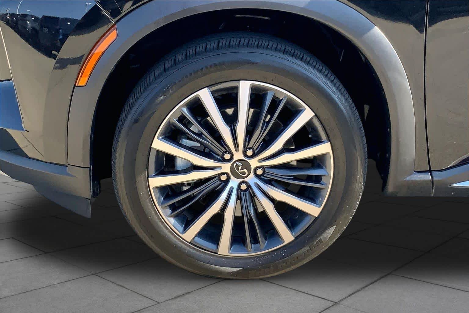 Used 2023 Mineral Black INFINITI AUTOGRAPH image 11