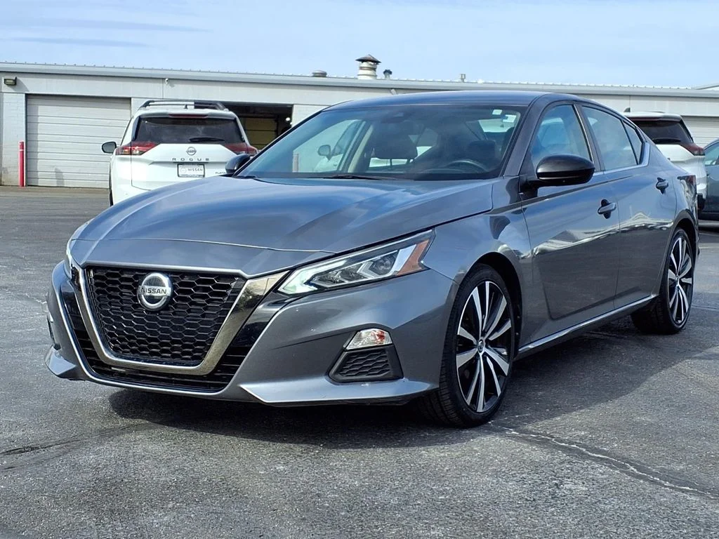 Certified 2020 Nissan Altima SR with VIN 1N4BL4CV2LC235863 for sale in Kansas City