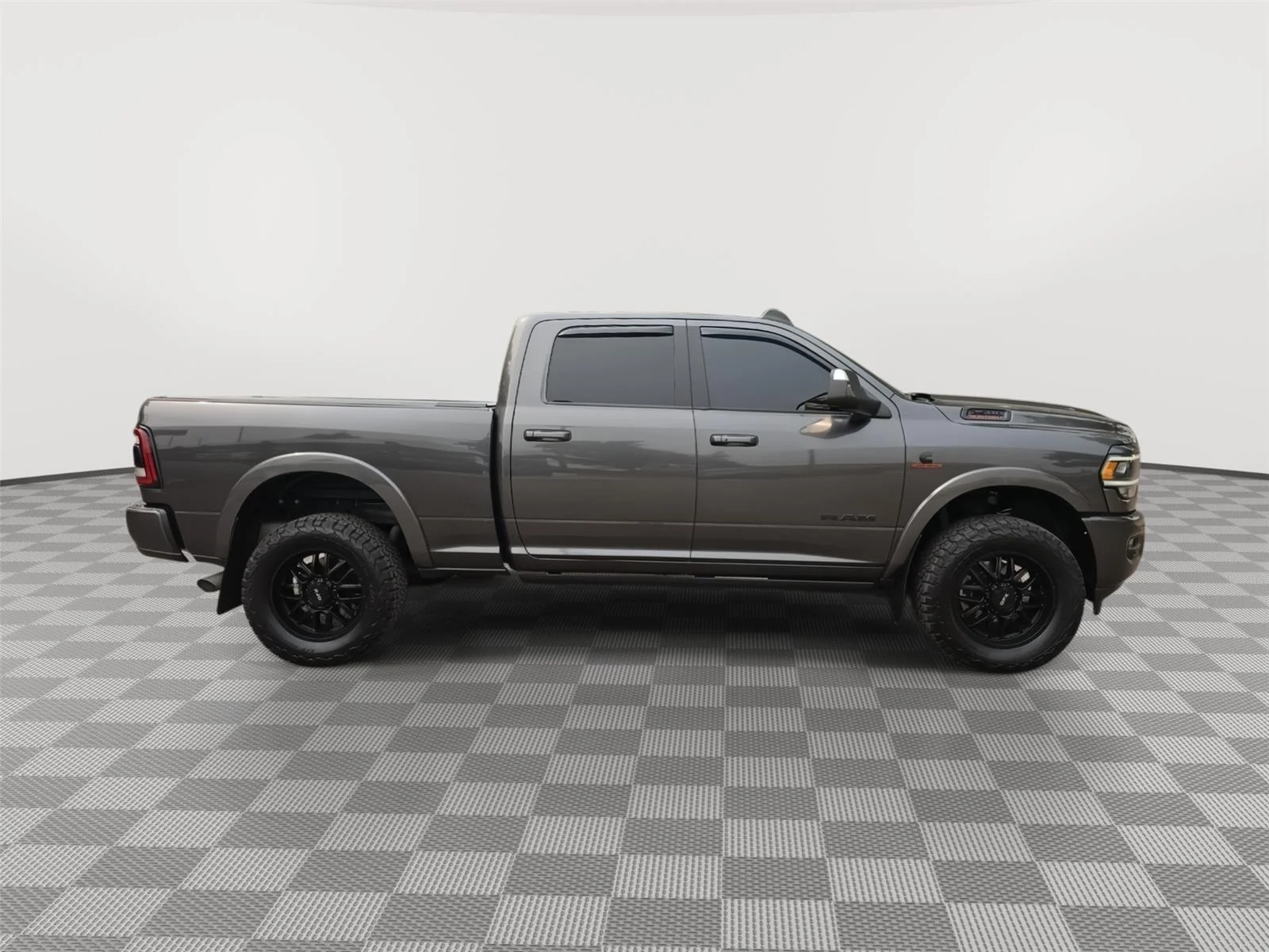 Used 2021 Granite Crystal Metallic Clearcoat Ram Laramie image 8