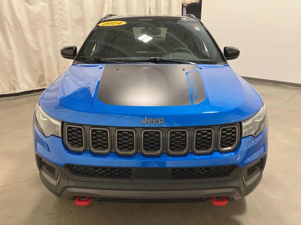 Used 2024 Hydro Blue Pearlcoat Jeep Trailhawk image 20