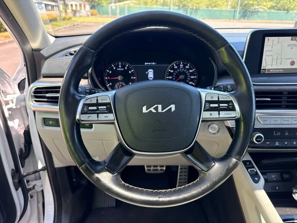 Used 2022 Glacial White Pearl Kia SX image 11