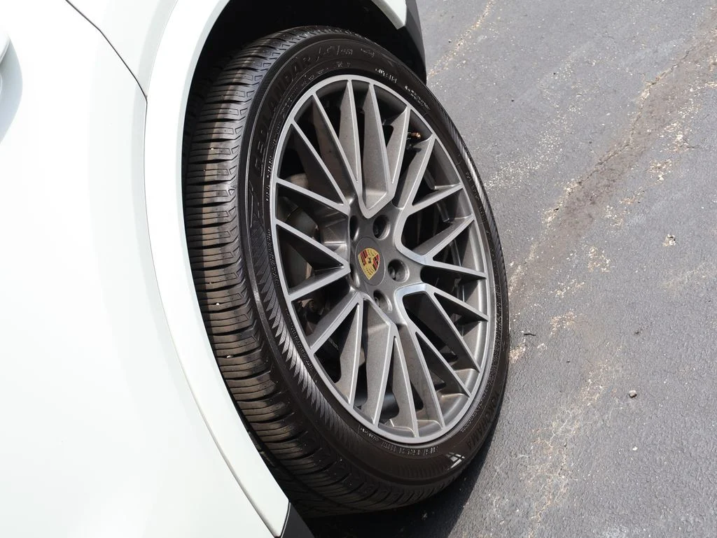 Used 2020 White Porsche  image 37