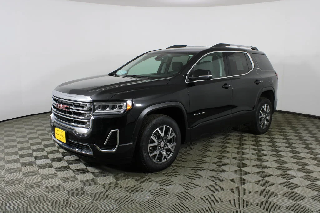Used 2023 Ebony Twilight Metallic GMC SLE image 3