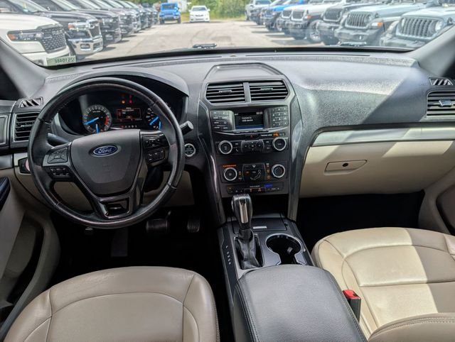 Used 2018 White Ford XLT image 25